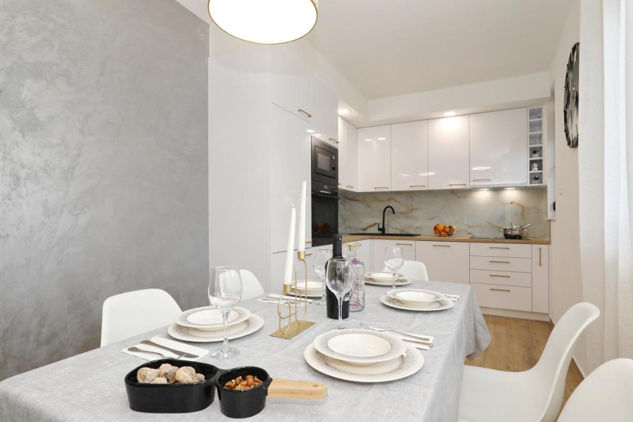 Apartment And Room Mare Zara Esterno foto