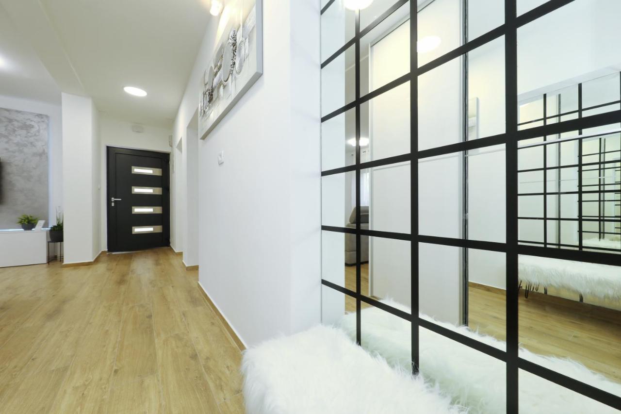 Apartment And Room Mare Zara Esterno foto