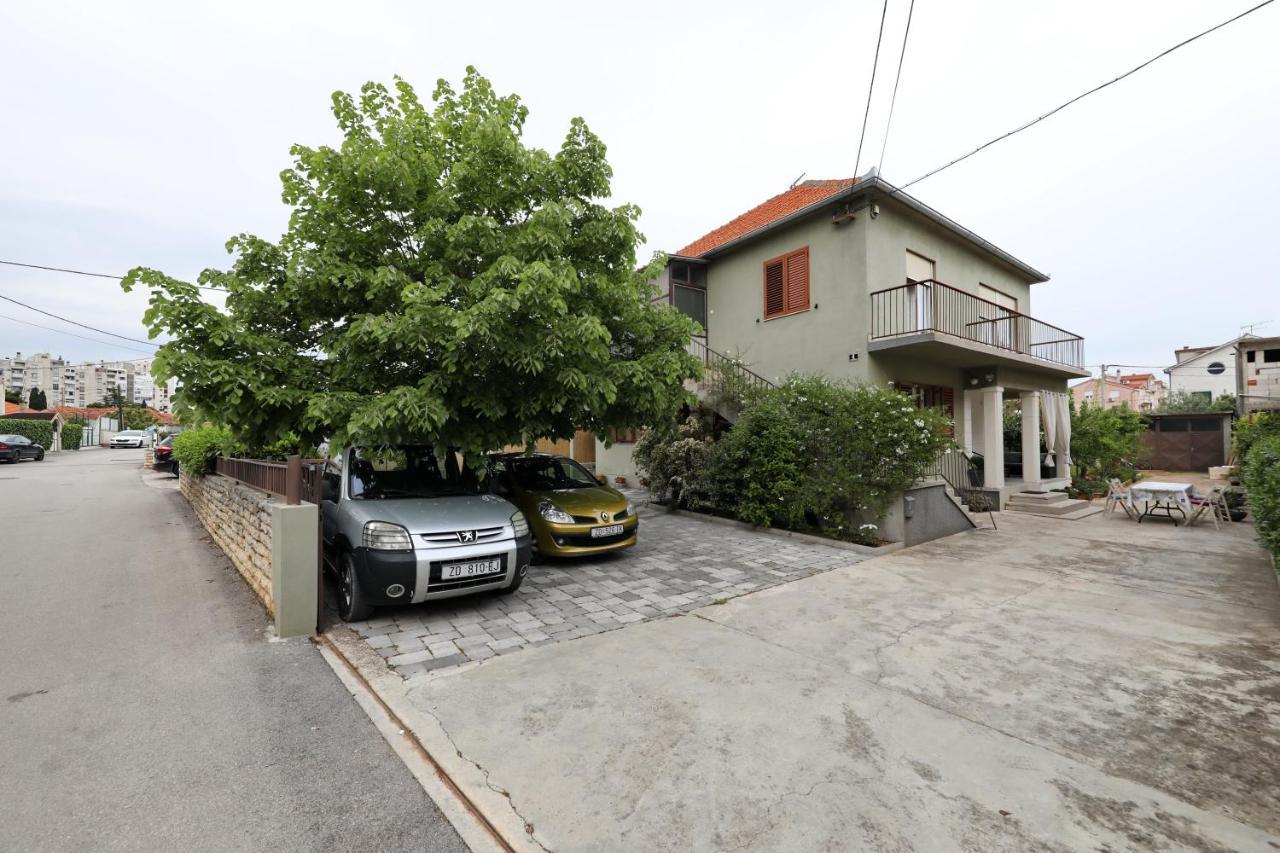 Apartment And Room Mare Zara Esterno foto